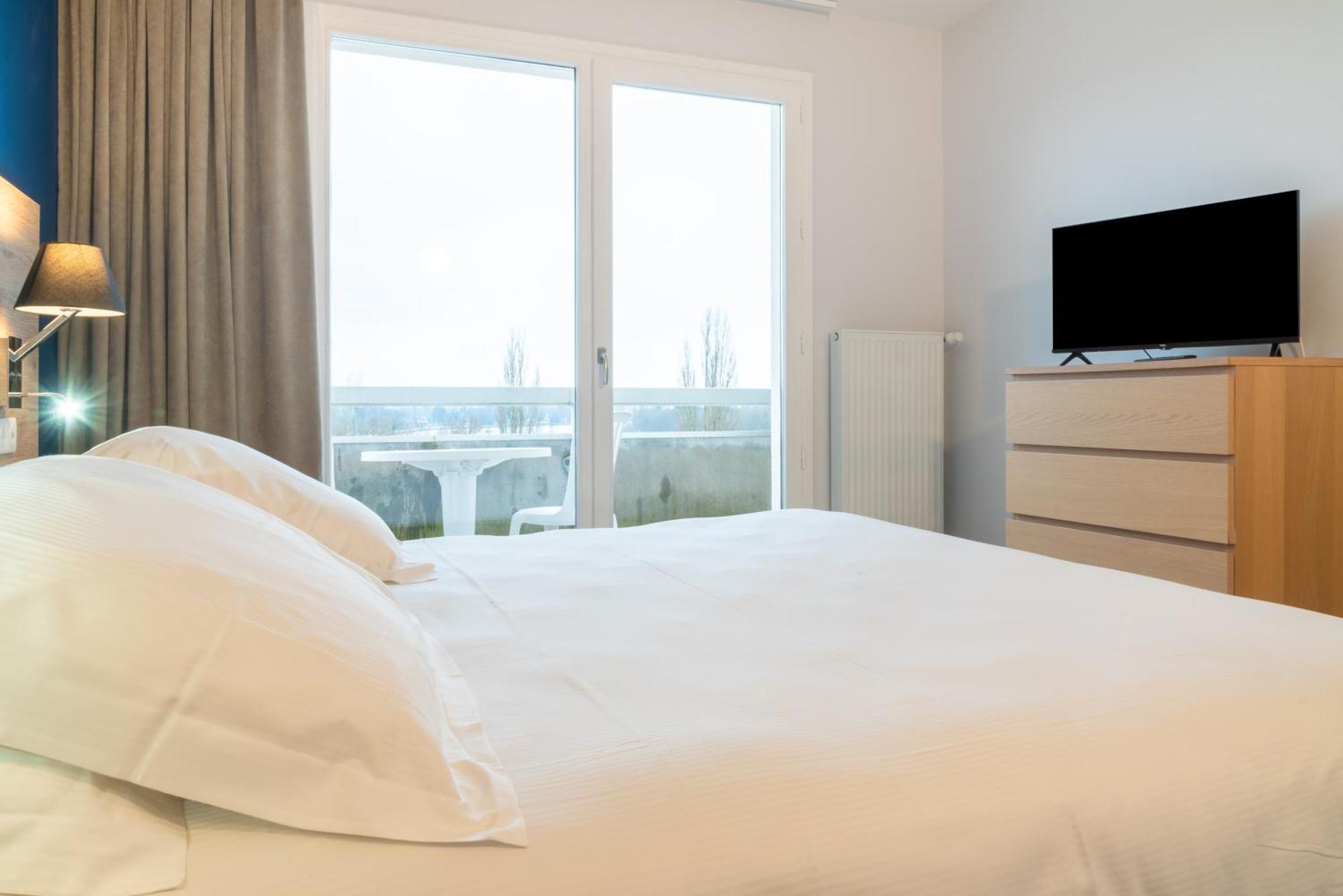 Brit Hotel Le Parc Vichy Bellerive-sur-Allier Exterior photo