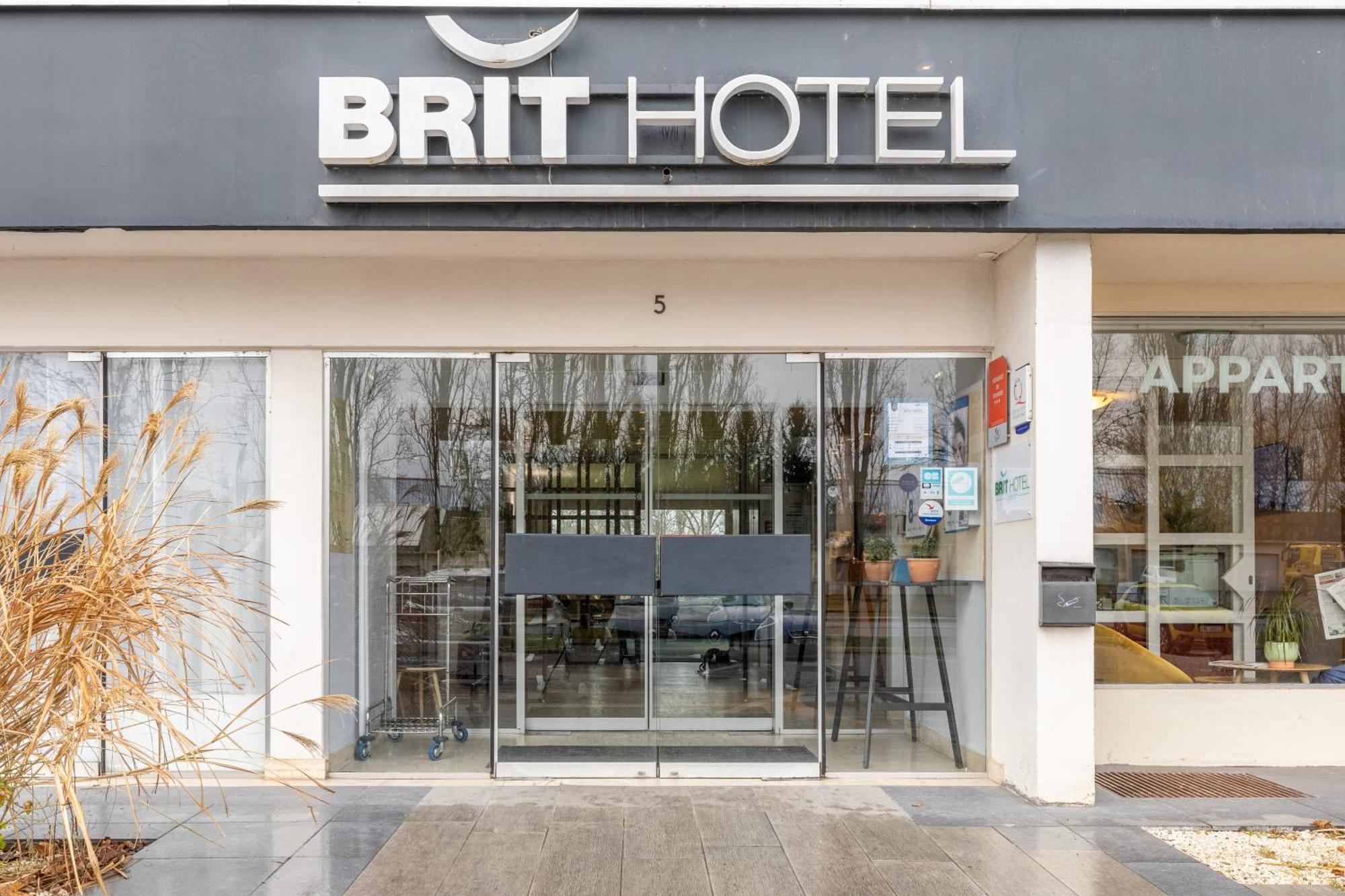 Brit Hotel Le Parc Vichy Bellerive-sur-Allier Exterior photo